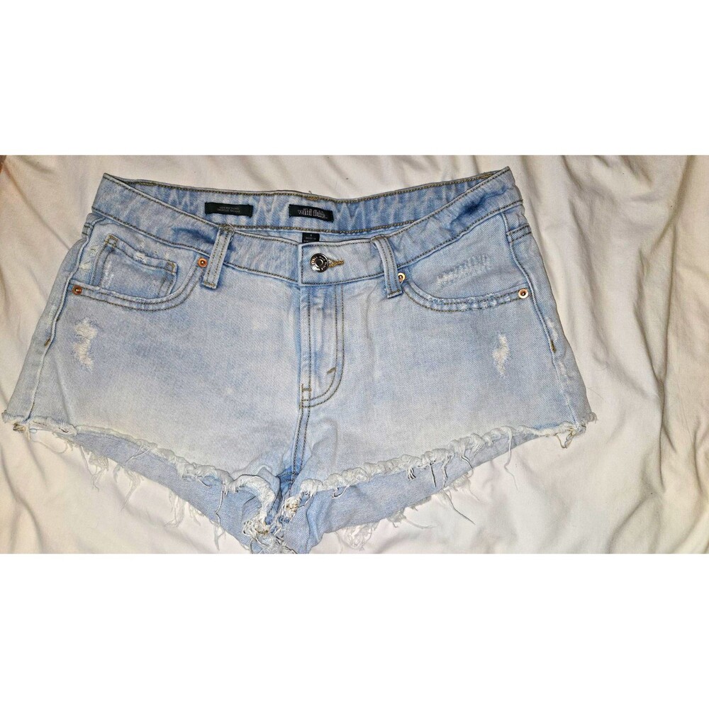 wild Fabel Women's Low Rise Light Wash Blue Denim Cut Off Shorts 27 5Pocket sz 6